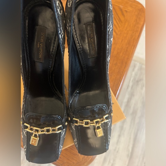 Louis Vuitton Shoes - LOUIS VUITTON VINTAGE AUTHENTIC Size 6 36, MONOGRAM BLACK  RESOLED